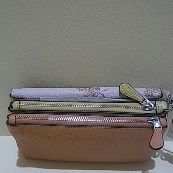 COACH TRIPLE WRISTLET - Picture 3 of 5